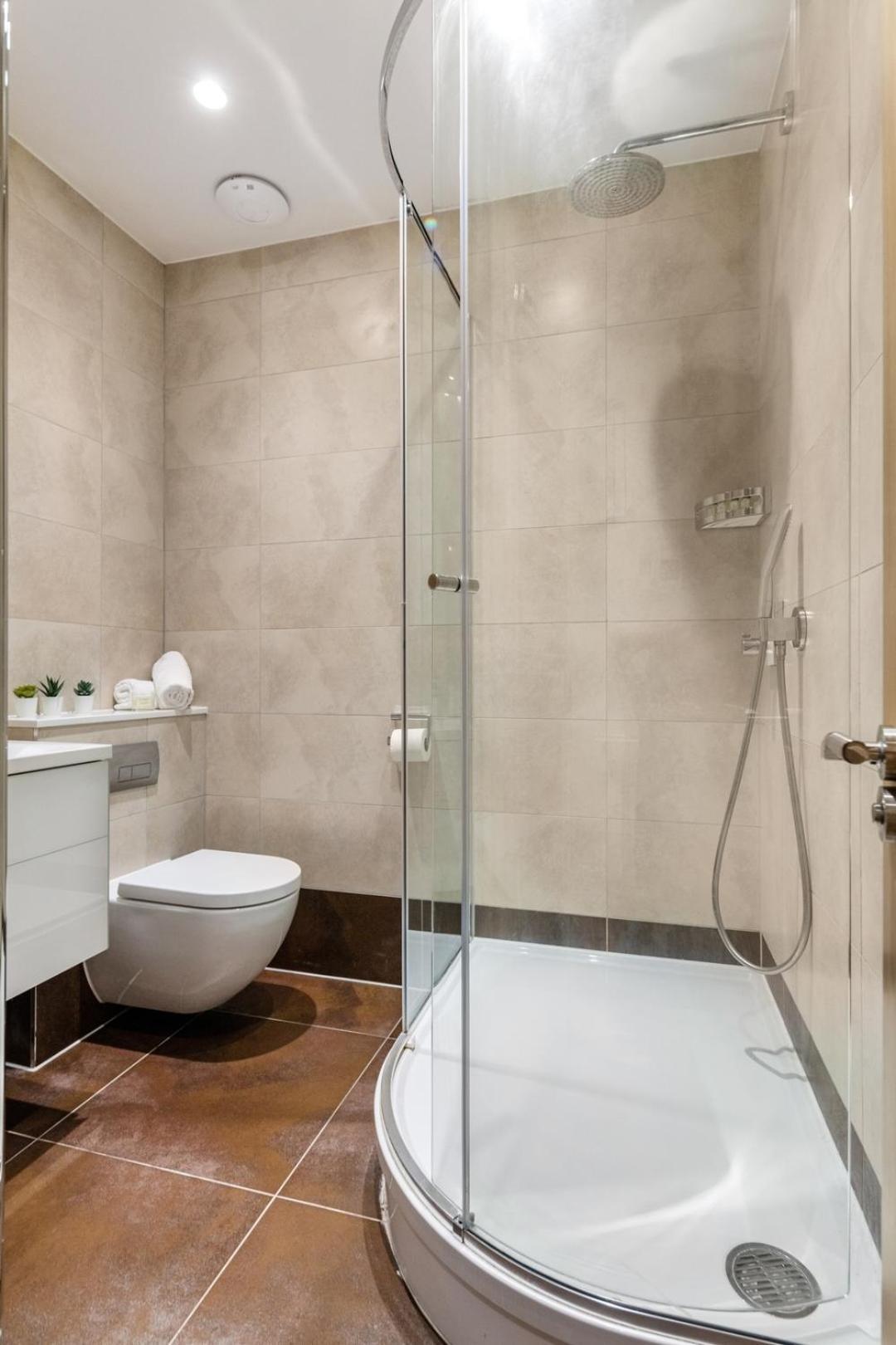 Bnbnook - Spacious 2br - Walk To Soho & Oxford Street Londra