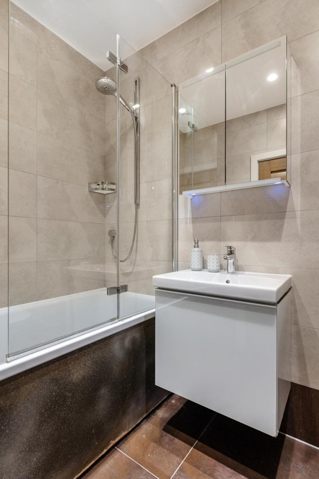 Appartamento Bnbnook - Spacious 2br - Walk To Soho & Oxford Street *