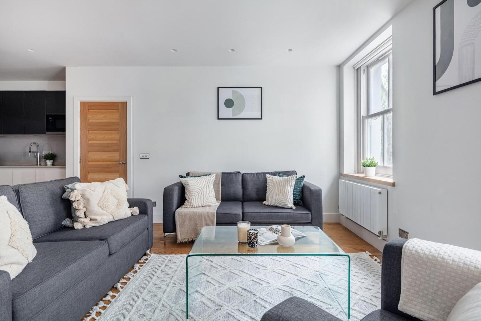 Bnbnook - Spacious 2br - Walk To Soho & Oxford Street * Londra